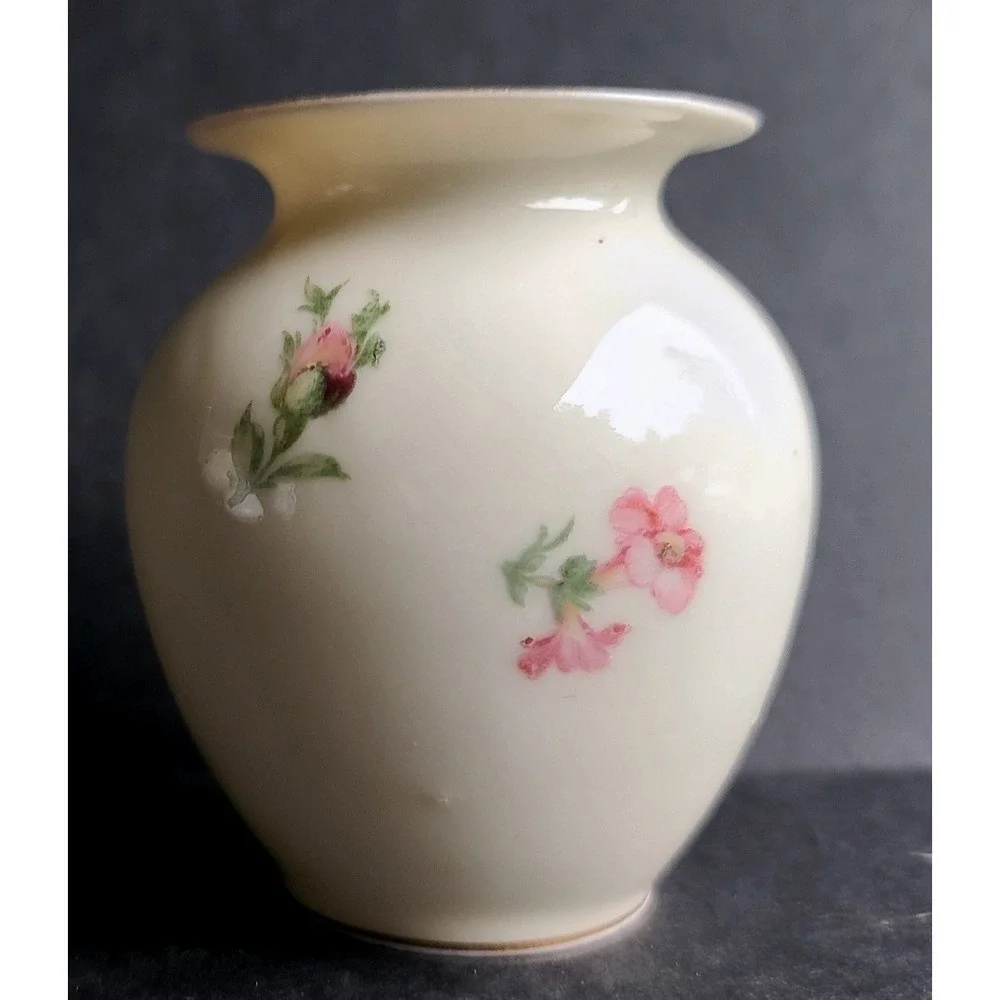 Vintage Bavaria German Porcelain Floral Bud Vase Gold Rim 3.5